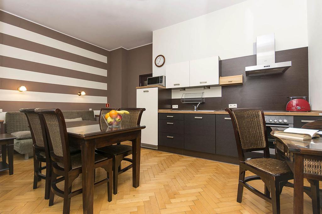 Patio Apartments - Old Town Гданьск Экстерьер фото