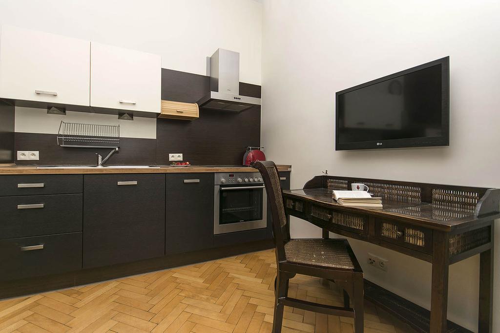 Patio Apartments - Old Town Гданьск Экстерьер фото